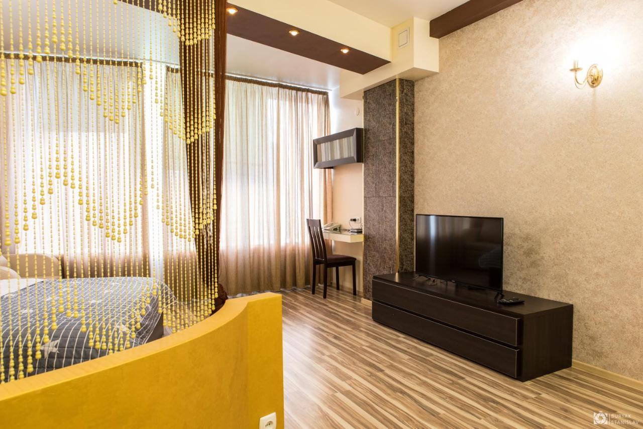 Seven Eleven Apartment Hotel In Most City Dnipro Luaran gambar